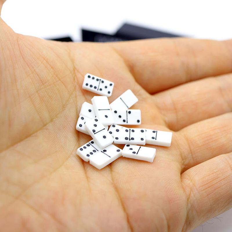 1 Set 1:12 Puppenhaus Zubehör  – Board Game Monopoli Bewertung und Preis
